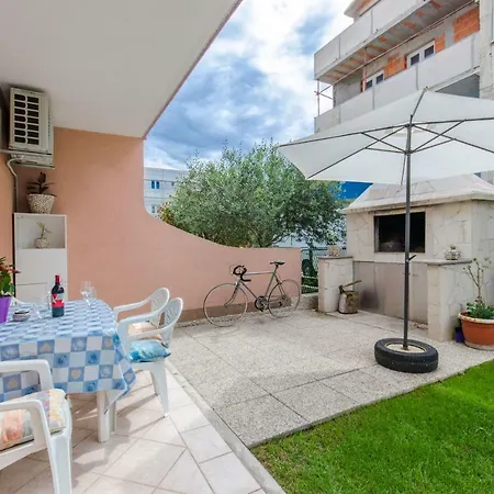 Apartman Mario * Podstrana