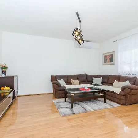 Apartment Apartman Mario *