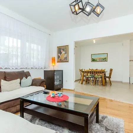Apartman Mario * Podstrana
